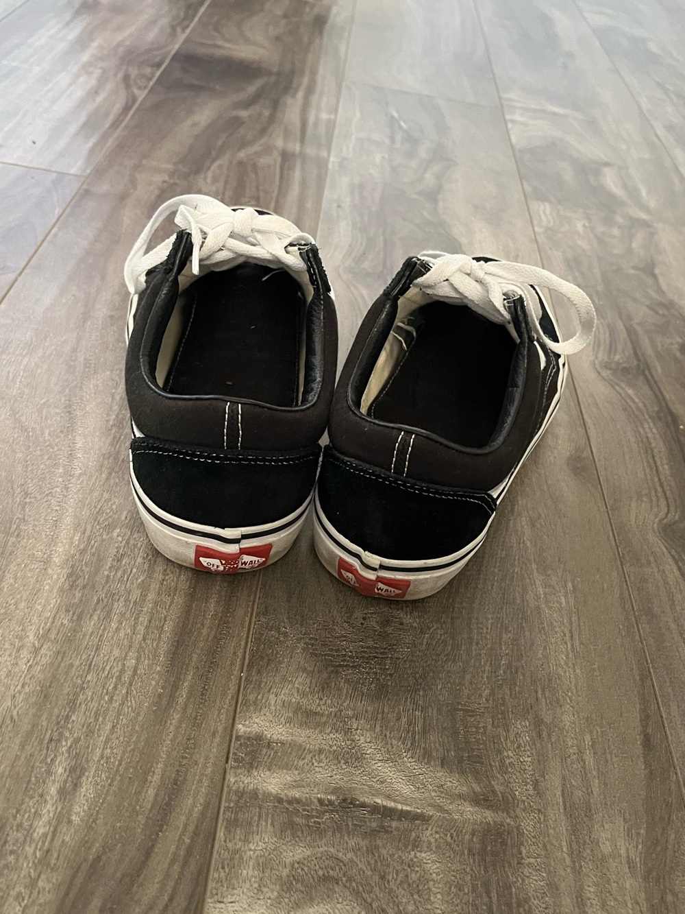 Vans Old Skool Shoes - Picture 4 of 8
